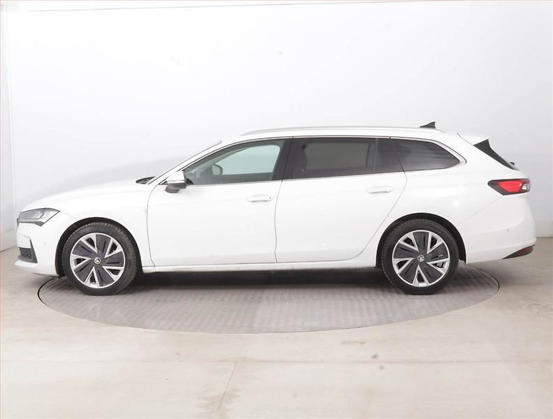 Škoda Superb (2024) Ambition 2.0 TDI - fotka 3 z 17