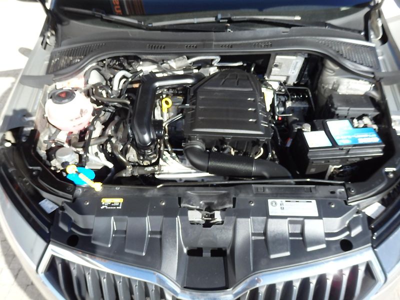 Škoda Fabia 1,0i 81kW KLIMA,najeto 59200km - fotka 13 z 15