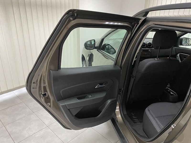 Dacia Duster 1.0 TCe LPG ČR REZERVACE  - fotka 17 z 26