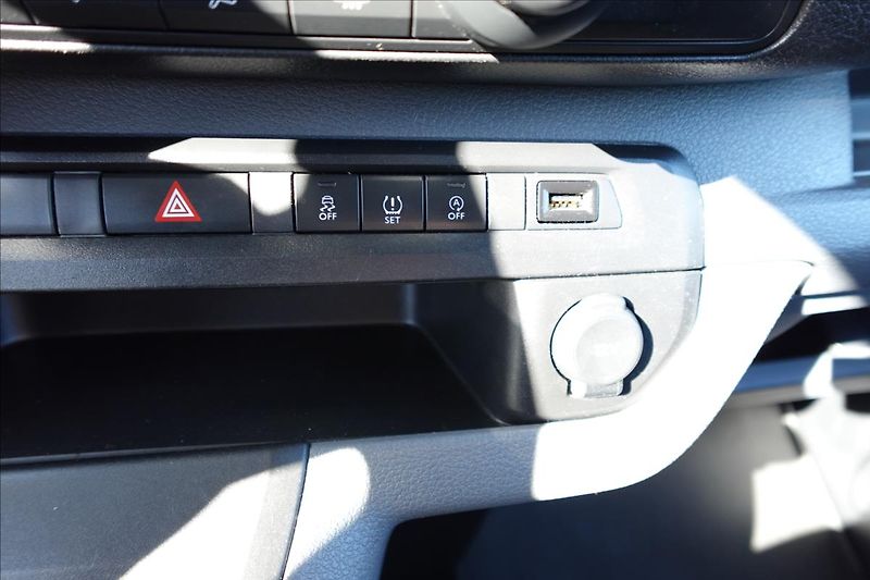 Peugeot Expert 2,0 HDI  Traveller L3H1 8MÍST - fotka 35 z 36