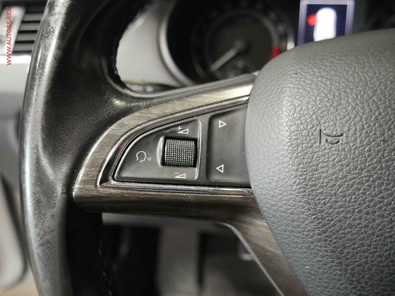 Škoda Octavia (2015) 2.0 TDi 4x4, ČR, DSG, bixen - fotka 12 z 20