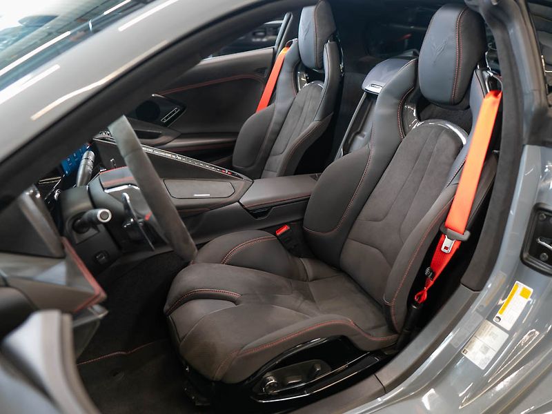 Chevrolet Corvette (2024) 6.2 Stingray C8 3LT Z51 Coupe - fotka 15 z 39