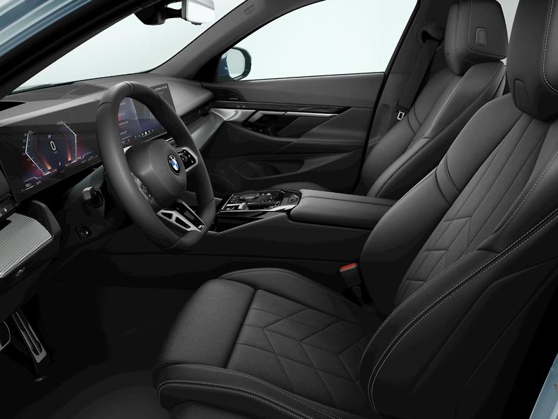 BMW Řada 5 520d xDrive Touring - fotka 2 z 5