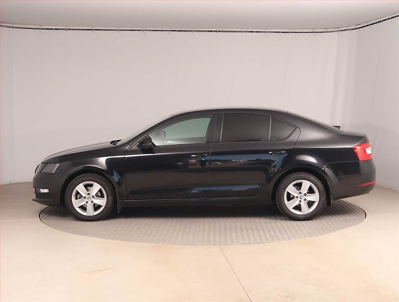 Škoda Octavia (2017) 1.6 TDI, Automat, Serv.kniha - fotka 3 z 18