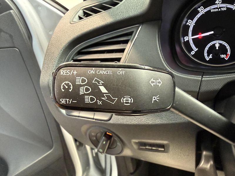 Škoda Fabia 1.0 TSI 70kW Ambition Combi - fotka 9 z 12
