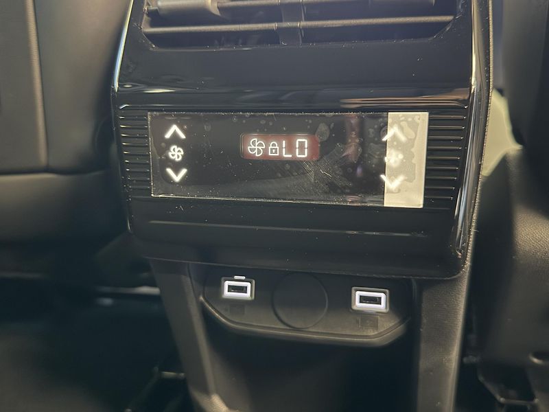 Peugeot 5008 (2026) GT Hybrid 145 e-DCS6 SUMMER BL - fotka 25 z 28