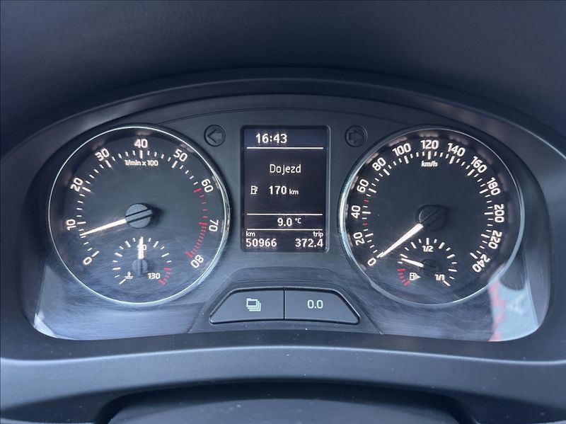 Škoda Rapid 1,2 TSI,63kW,tažné,1.maj.,ČR - fotka 29 z 50