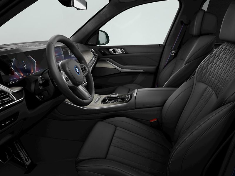 BMW X5 xDrive50e - fotka 7 z 12