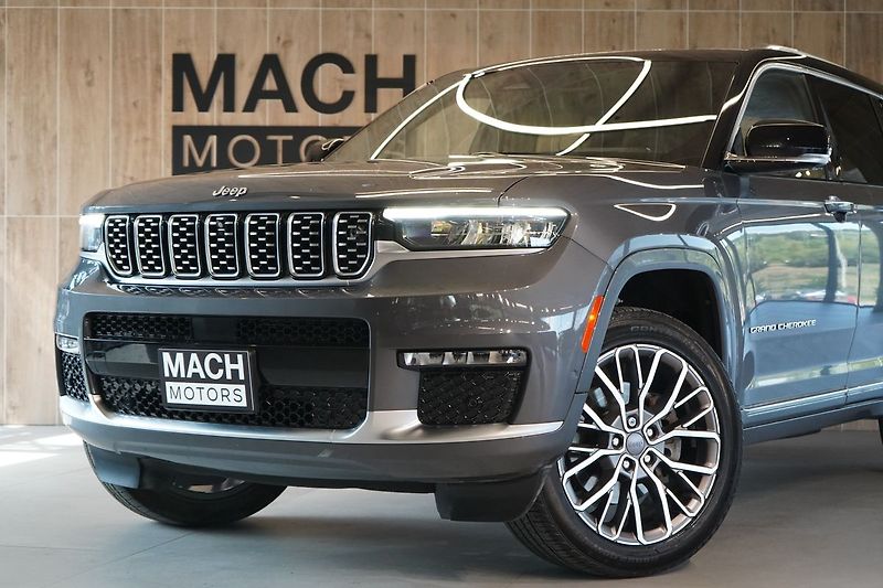 Jeep Grand Cherokee Summit Reserve L - fotka 2 z 71