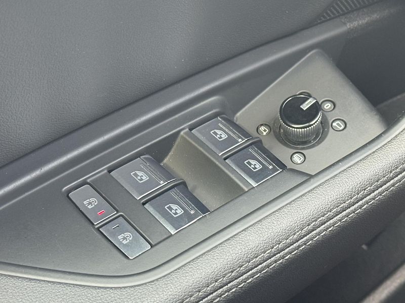 Audi e-tron (2020) Quattro 230kW Advanced, PANO - fotka 23 z 54