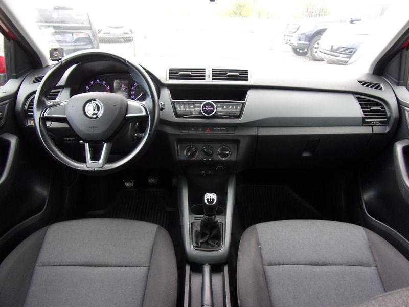 Škoda Fabia (2018) 1.0TSi 70kW CHZ KLIMATIZACE ČR - fotka 10 z 21