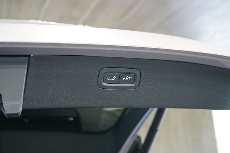Volvo XC90 T8 PLUS Dark, Head-up, 360° - fotka 16 z 50