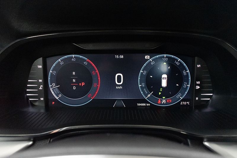 Škoda Octavia 2.0 TDI DSG*STYLE*KAMERA*KESSY - fotka 17 z 41