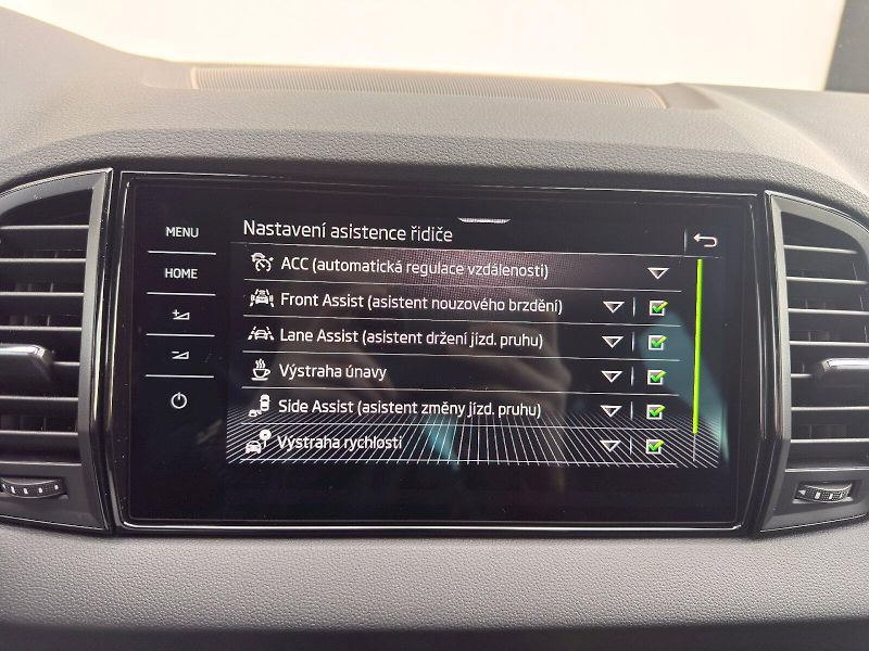 Škoda Karoq (2025) SPORTLINE TSI 1.5/110KW 7AP - fotka 34 z 42