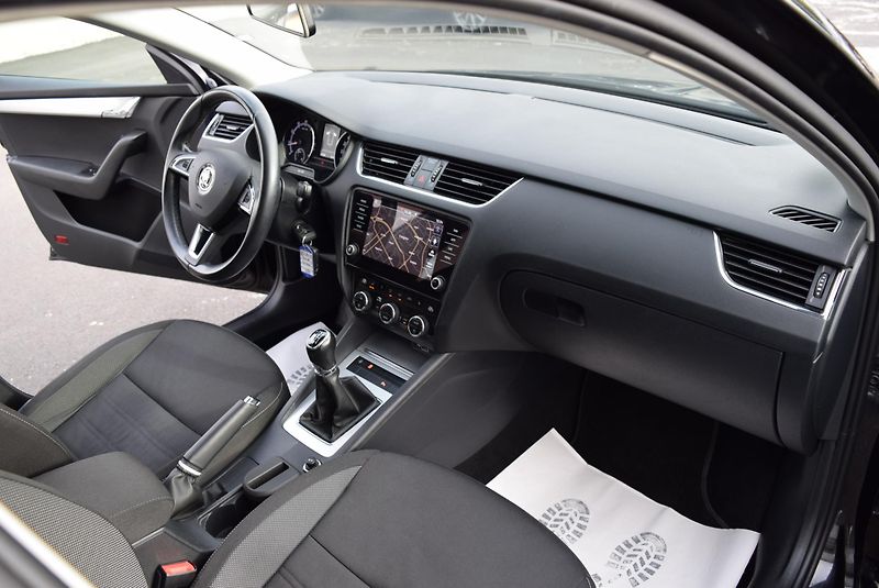 Škoda Octavia (2018) 1.4TSI 110kw AMBITION NAVI APP - fotka 34 z 47