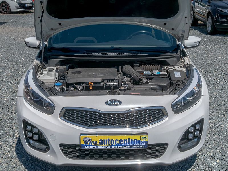 Kia Ceed (2017) GT Line 1.6D 100KW MAT – NAVI - fotka 46 z 50