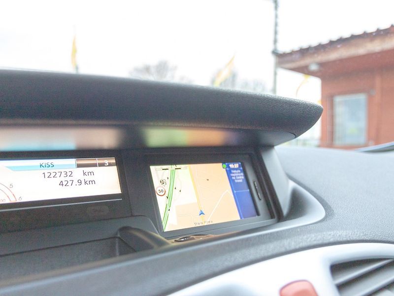 Renault Scénic (2010) ČR 1.5DCI 81KW NAVI – AUTOMAT - fotka 22 z 42