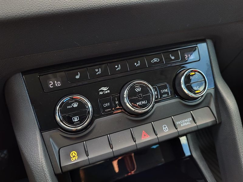 Škoda Karoq 2.0 TDi 85kW DSG AMBITION *ČR - fotka 13 z 43