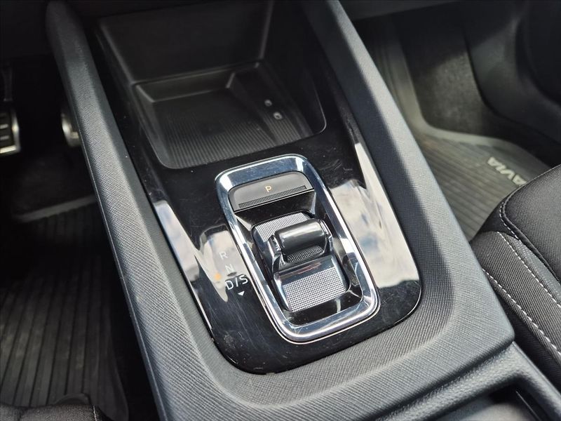 Škoda Octavia 2,0 TDi SportLine DSG - fotka 15 z 18