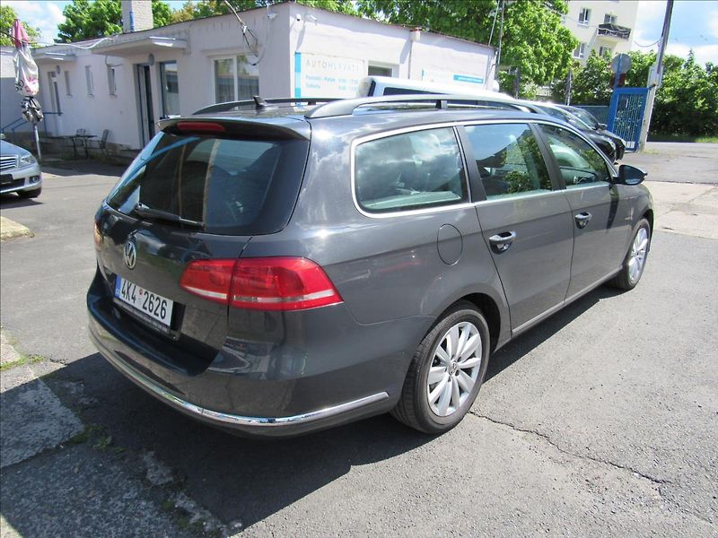 Volkswagen Passat 2,0 TDI 125kW DSG - fotka 4 z 37