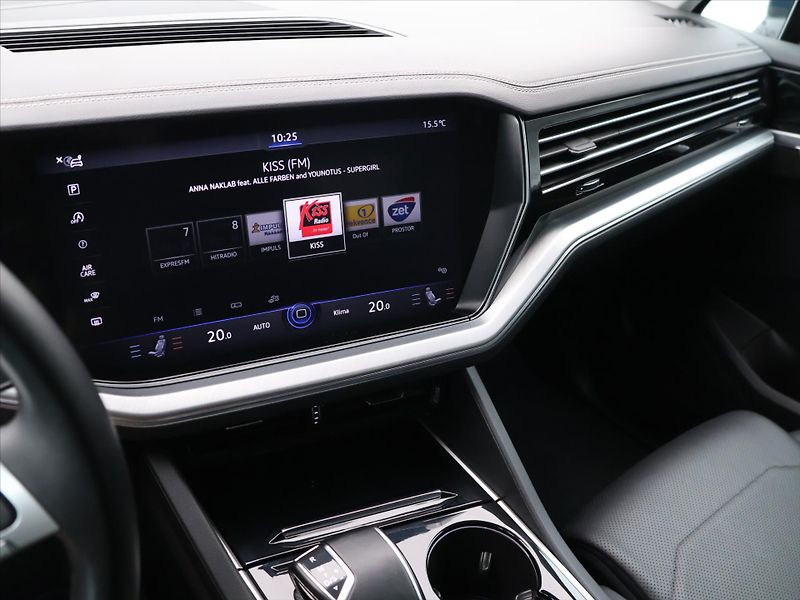 Volkswagen Touareg 3,0 TDI 210kW 4M LED DPH CZ - fotka 25 z 39