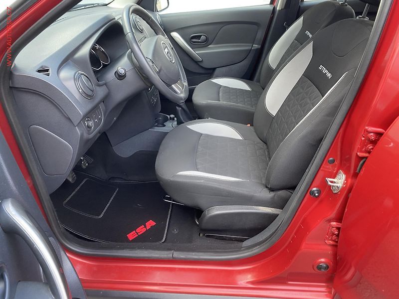 Dacia Sandero (2014) 0.9 TCe, Stepway, AC, park - fotka 9 z 18