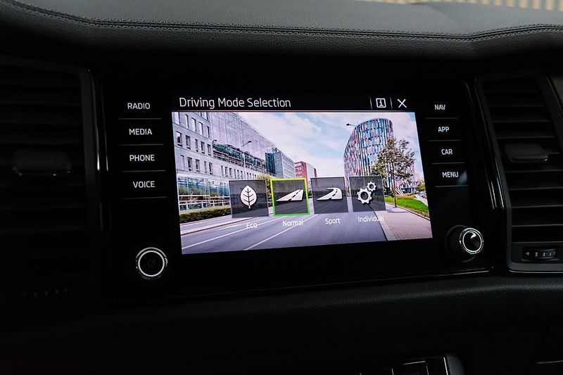 Škoda Kodiaq 1.5 TSI SPORTLINE*DPH*ČR 1.MAJ - fotka 27 z 45