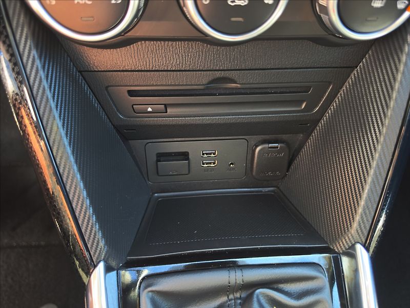 Mazda 2 1,5 Skyactiv G75 33tkm NAVI ST - fotka 23 z 43