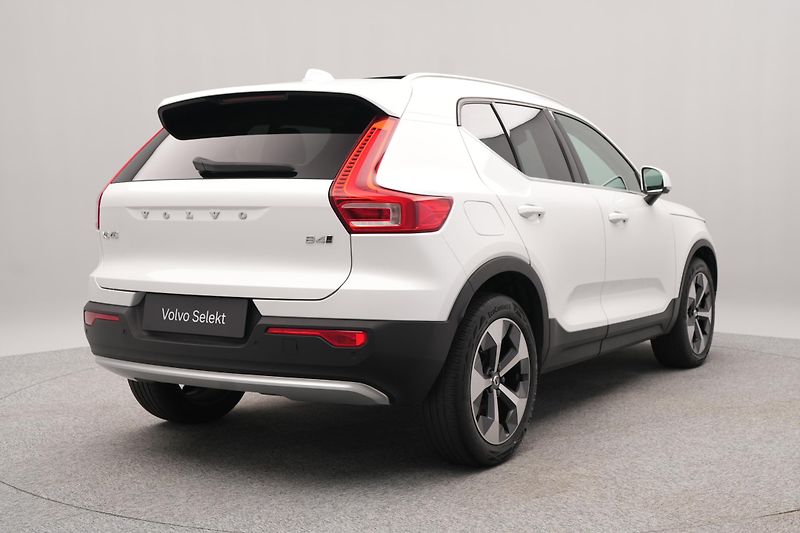 Volvo XC40 B4 AWD ULTIMATE CZ - fotka 10 z 49