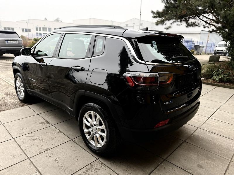 Jeep Compass (2021) 1.3 T4 PHEV 190CV, 4X4,ZÁRUKA - fotka 47 z 75