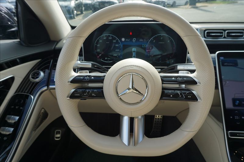 Mercedes-Benz Třídy S 2,9 - fotka 9 z 24