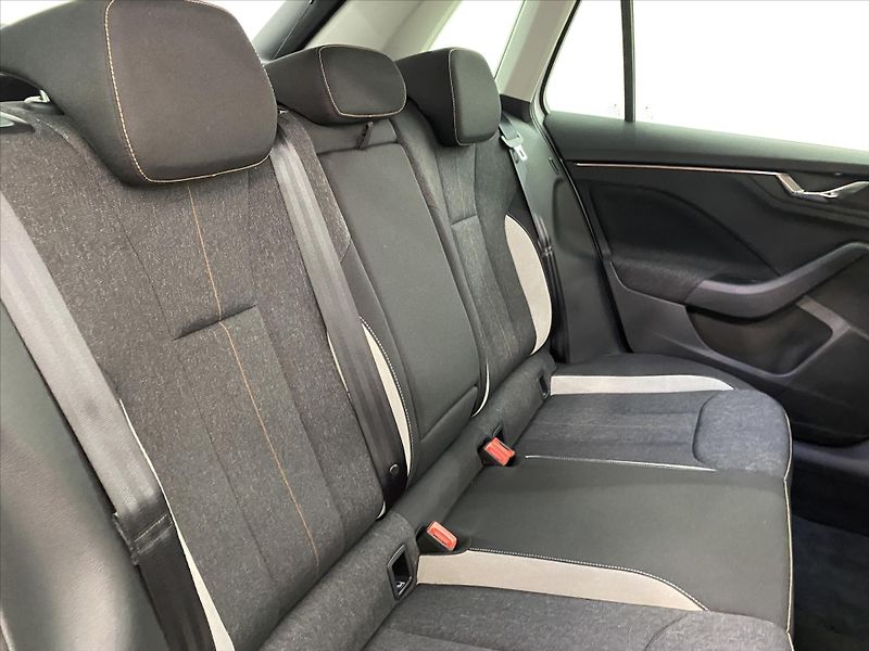 Škoda Kamiq 1,0 TSI 85kW DSG Top Selection - fotka 7 z 30