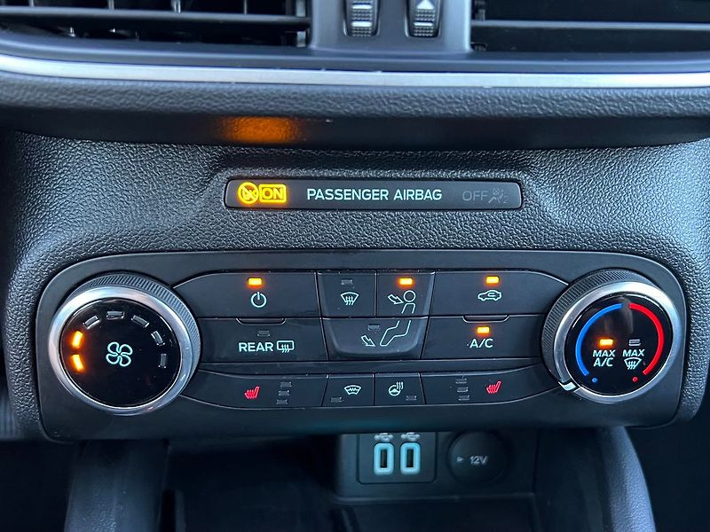 Ford Focus (2021) 1.0 EcoBoost-P.KAMERA - fotka 40 z 49