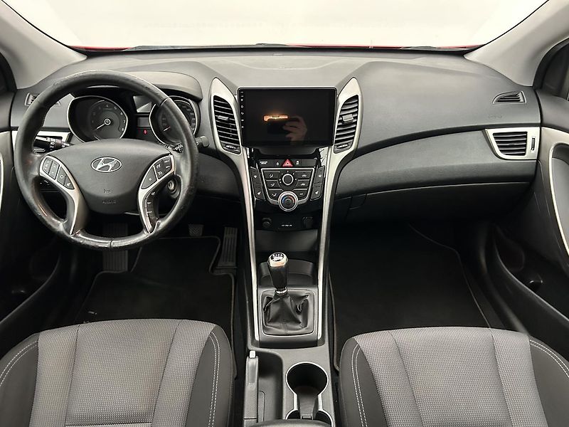 Hyundai i30 1.6  Trikolor - fotka 6 z 23