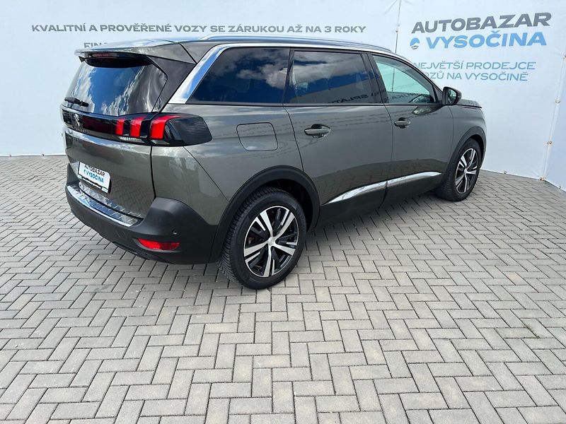 Peugeot 5008 (2019) 1.2PT 96kW ALLURE+ 7-míst - fotka 4 z 38