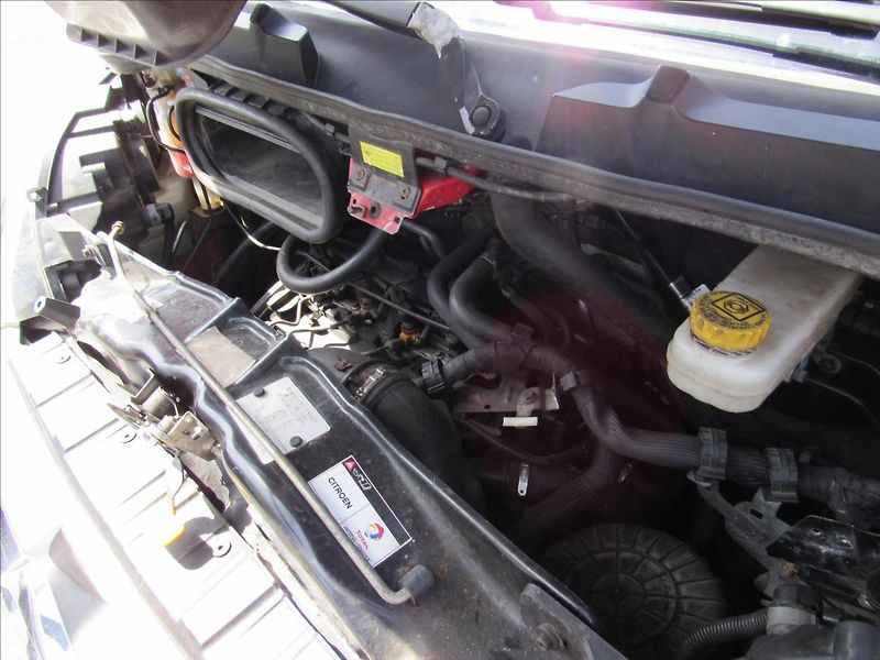 Citroën Jumper 2,2 HDI 110kW 6 míst - fotka 23 z 28