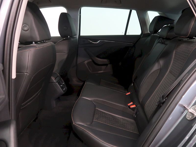 Škoda Kamiq (2025) TOP SELECTION 1.0TSI 85KW - fotka 16 z 41
