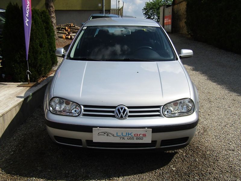 Volkswagen Golf (2002) 1.4 16V KLIMA FUNKČNÍ - fotka 6 z 34
