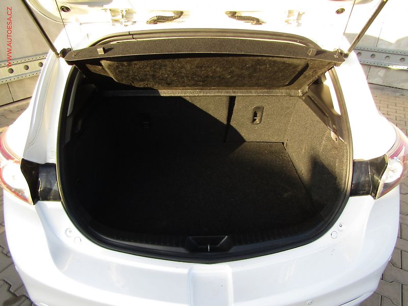 Mazda 3 (2011) 2.2 MZR-CD, Klima - fotka 7 z 19