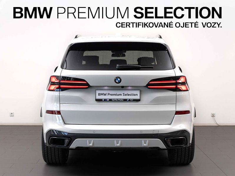 BMW X5 xDrive30d - fotka 4 z 24