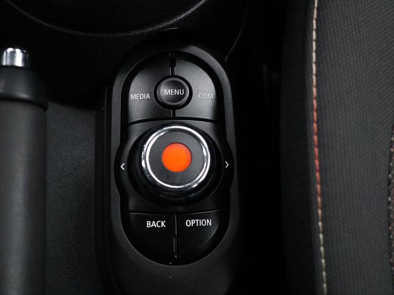 Mini Cooper 1,5 100kW LED CZ 1.Maj. DPH - fotka 23 z 32
