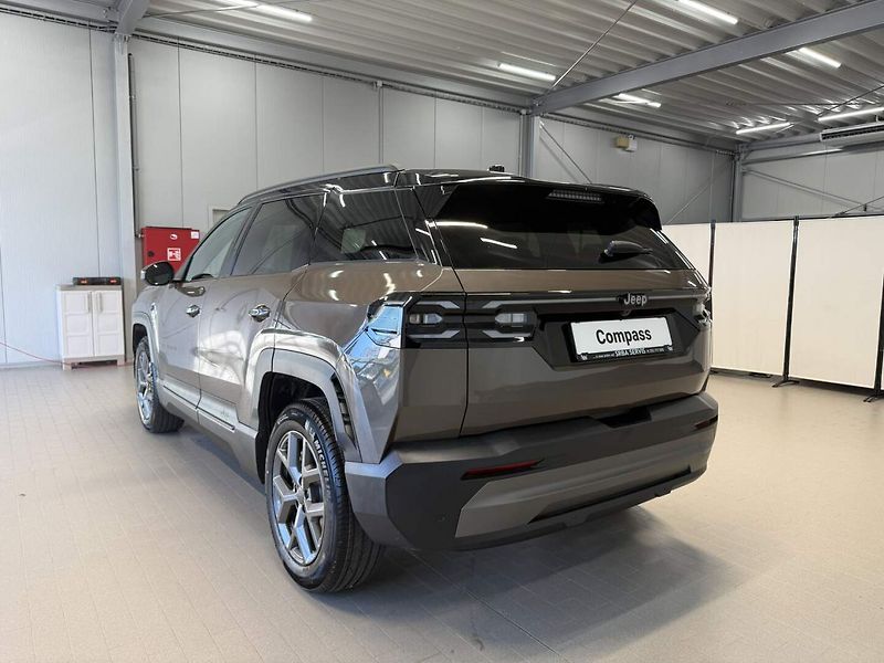 Jeep Compass (2026) First Edition e-Hybrid 145k eD - fotka 3 z 25
