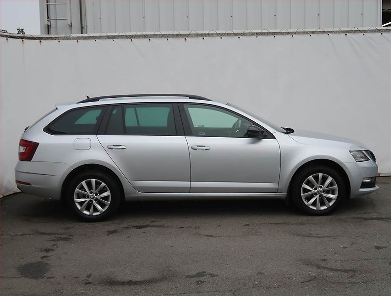 Škoda Octavia (2020) Style 1.6 TDI, Serv.kniha - fotka 6 z 25