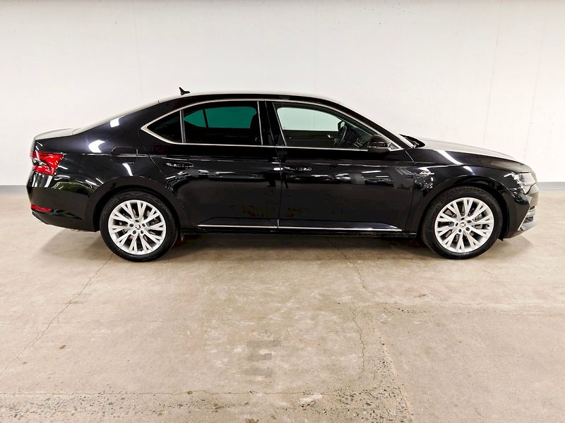 Škoda Superb (2024) 2.0 TSI 206 kW DSG 4x4 L&K - fotka 24 z 28