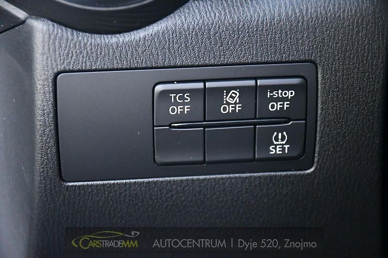 Mazda CX-3 2.0 G120 TAKUMI HUD - fotka 26 z 54