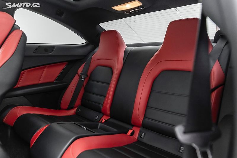 Mercedes-Benz Třídy C 63AMG Coupe*krásný stav*Servis - fotka 9 z 50