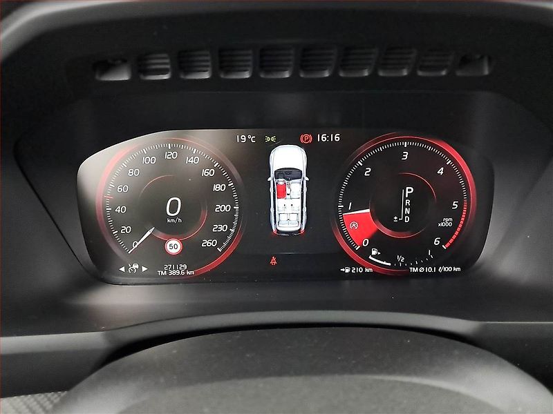 Volvo XC90 (2018) R-Design D5 AWD Polestar - fotka 11 z 24