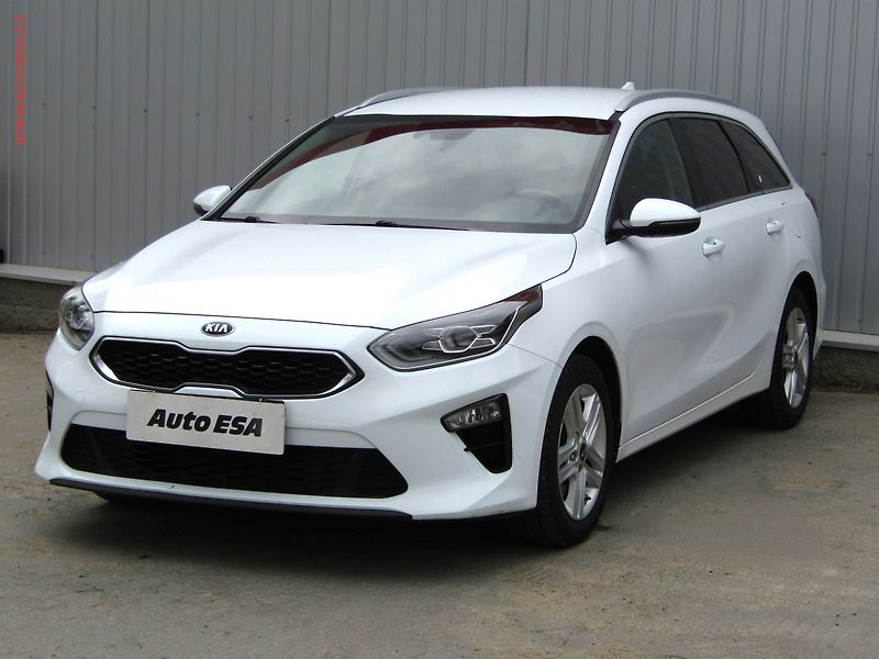 Kia Ceed (2021) 1.4 T-GDi, 2.maj,ČR, AT, LED - fotka 3 z 18