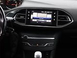 Peugeot 308 (2015) Allure 1.2 e-THP, ČR,1.maj - náhled 10