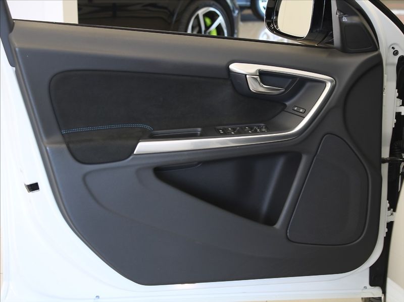 Volvo S60 2,0 Polestar 270kW 75tkm.ČR - fotka 17 z 27